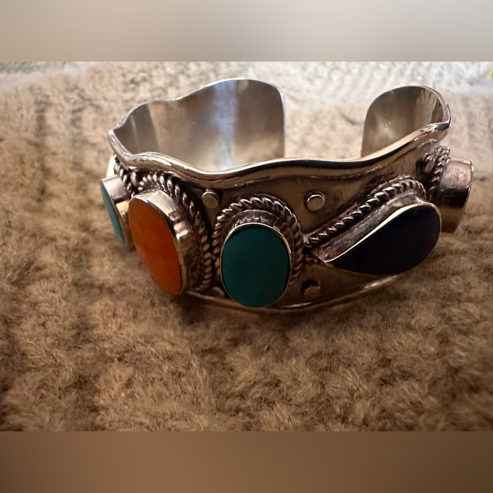 Tibetan cuff with Orange and Turquoise colored accents - Picture 5 of 5